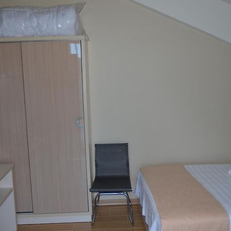 Legacy Hotel バトゥーミ 部屋 写真