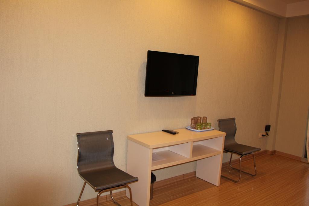 Legacy Hotel バトゥーミ 部屋 写真