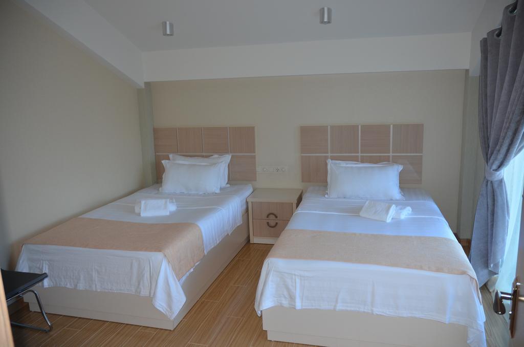 Legacy Hotel バトゥーミ 部屋 写真