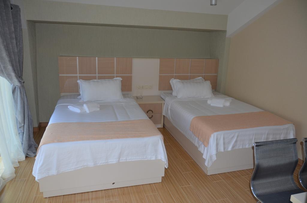 Legacy Hotel バトゥーミ エクステリア 写真